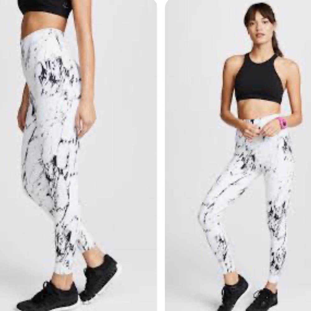 Beyond Yoga Olympus white marble leggings size small